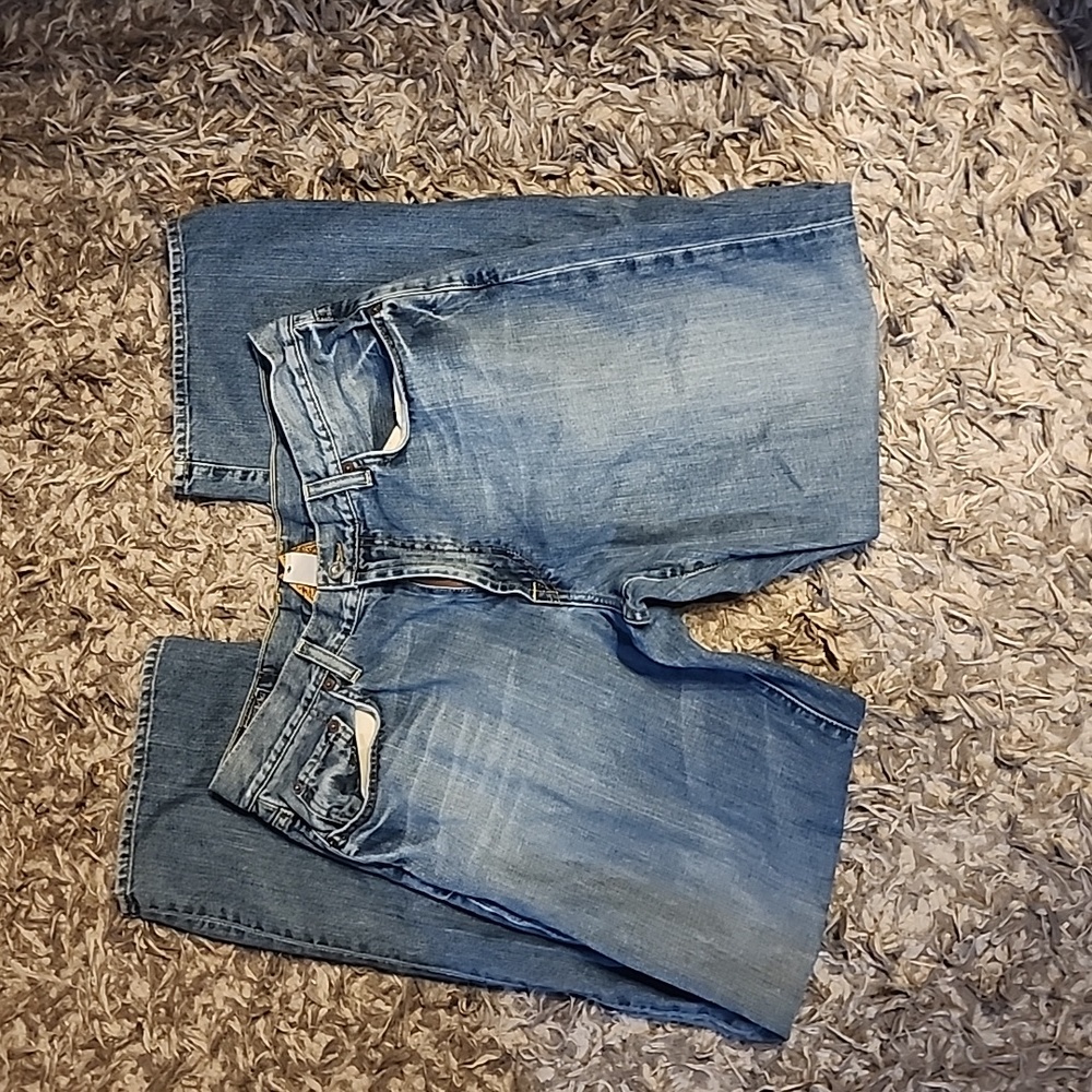 Lucky  Brand 181 bootleg sz 32" X 31"